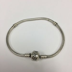 Iconic Silver Charm Bracelet - Sterling silver